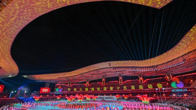 十五运会赛场内外，用心勾勒青春的模样