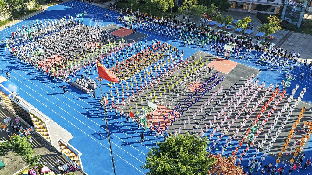 浙江温州：秋季校园运动会激发学生运动热情