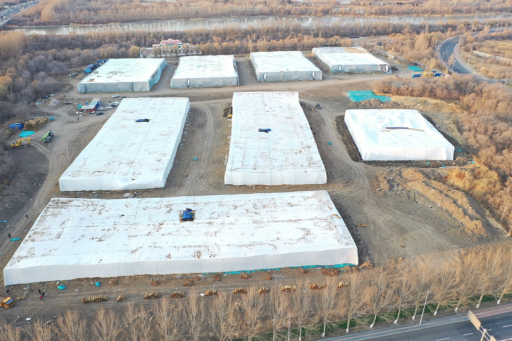 哈尔滨冰雪大世界20万立方米存冰即将投用