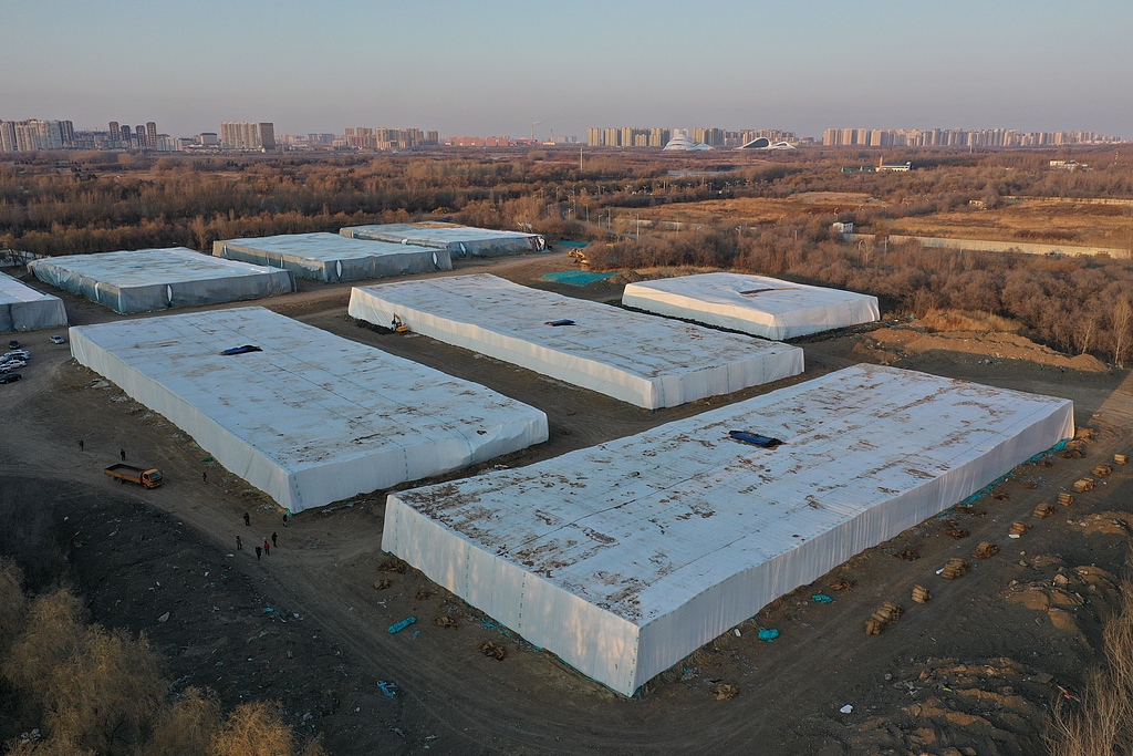 哈尔滨冰雪大世界20万立方米存冰即将投用