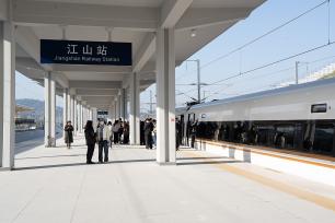 杭衢高铁启动试运行