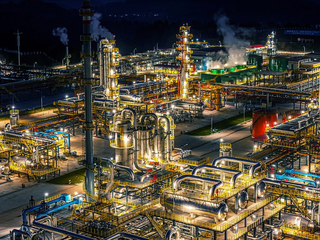 四川资阳：天然气净化厂开足马力保冬供