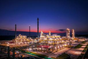 四川资阳：天然气净化厂开足马力保冬供