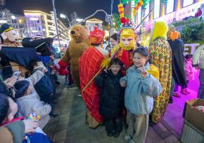河南洛阳：特色商业街区激活城市“夜经济”