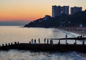 深圳：夕阳下玫瑰海岸浪漫温馨