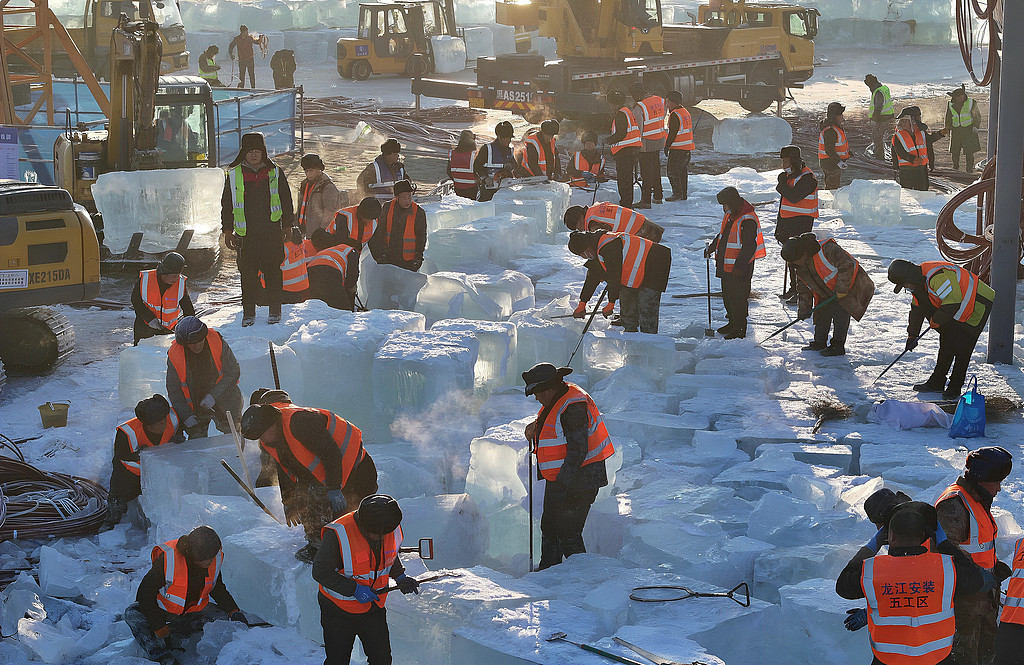 哈尔滨冰雪大世界冰雪景观建设全面开工