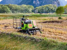 广西贺州：秸秆回收“变废为宝”