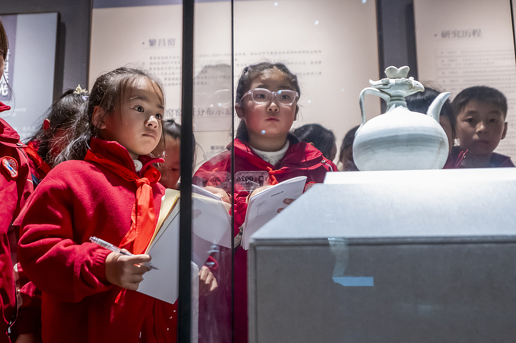 安徽芜湖：学生参观博物馆感受文化魅力