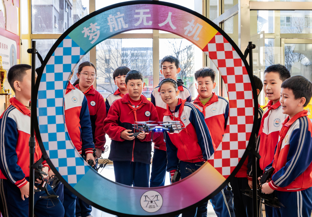 内蒙古呼和浩特：多彩社团点燃科技梦