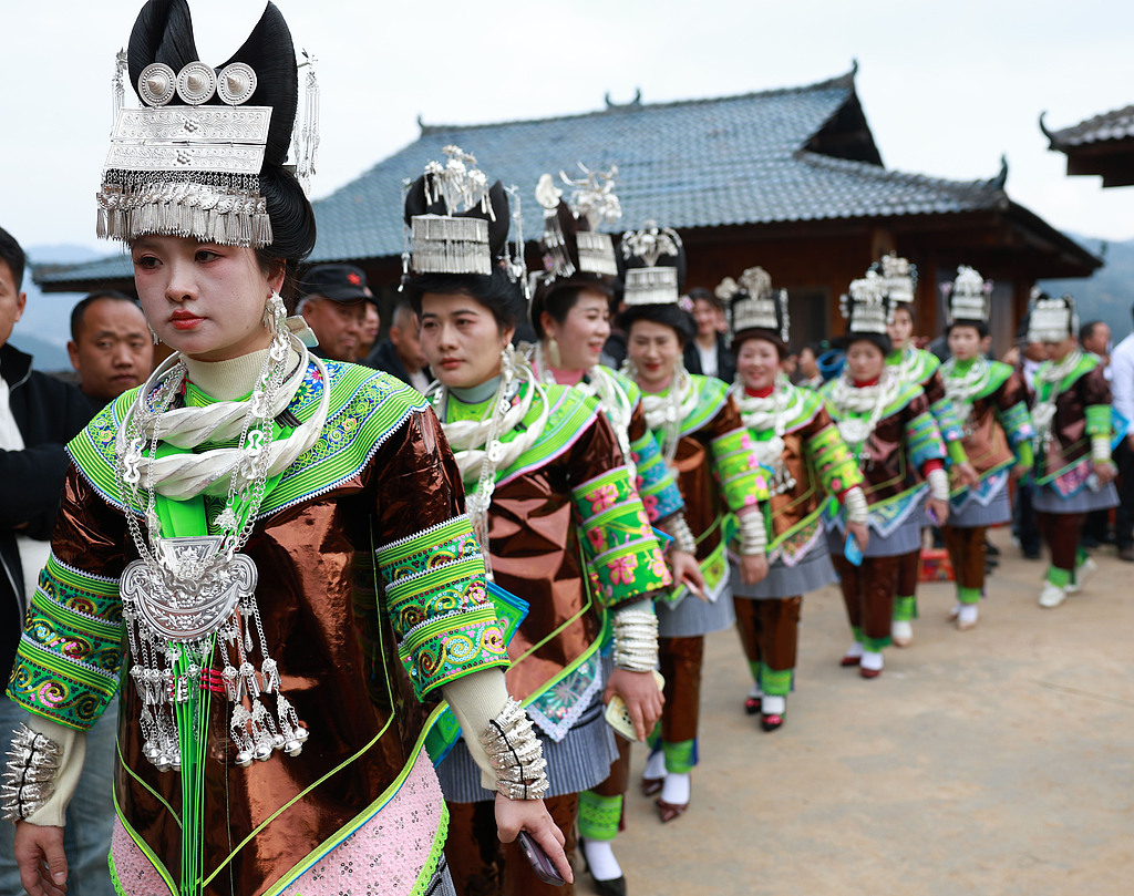 贵州黔东南：苗族同胞欢庆鼓藏节