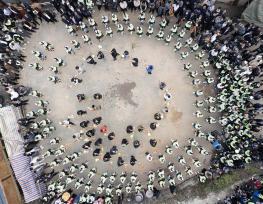 贵州黔东南：苗族同胞欢庆鼓藏节