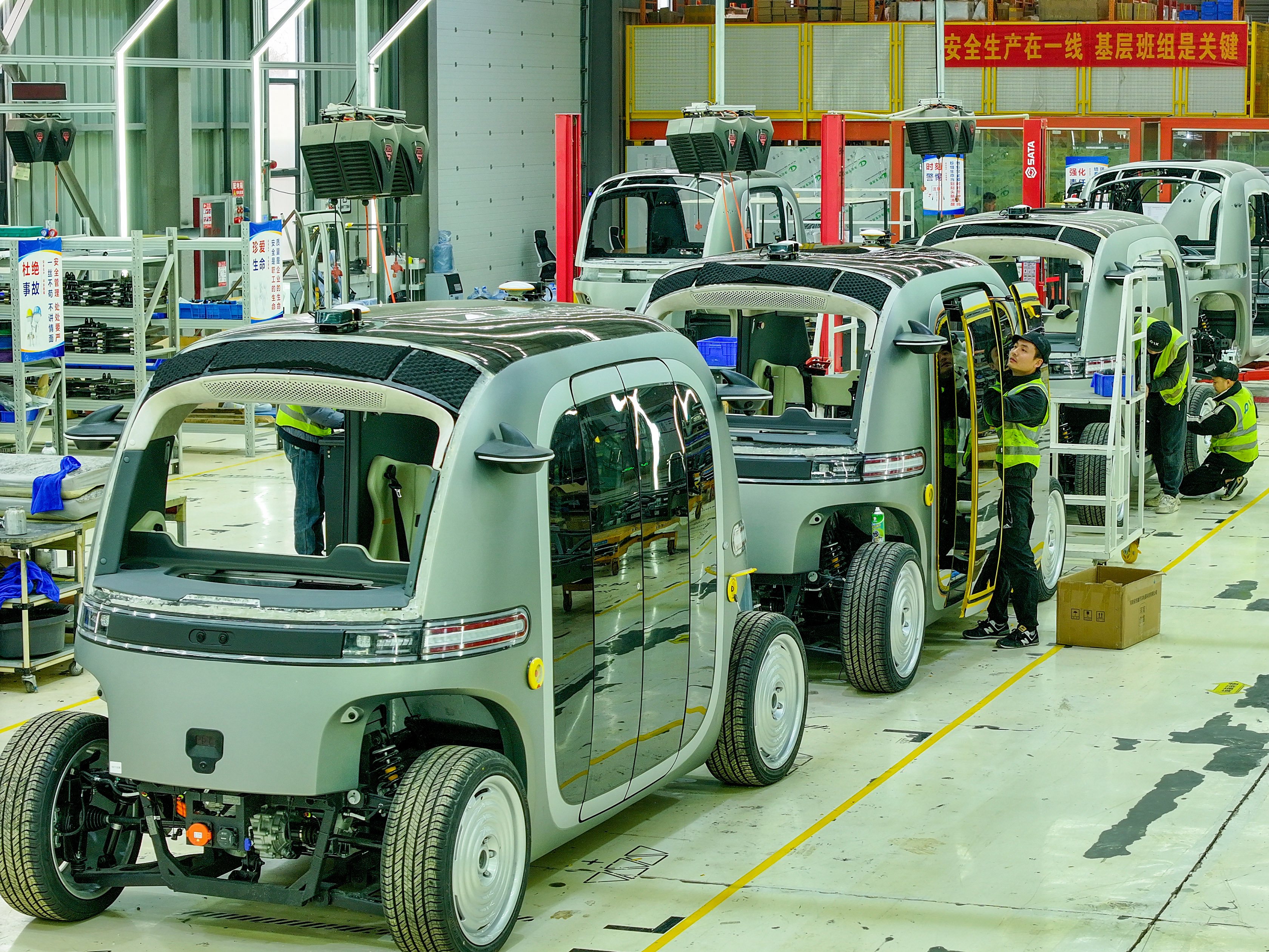 贵州贵阳：无人驾驶小巴远销海外