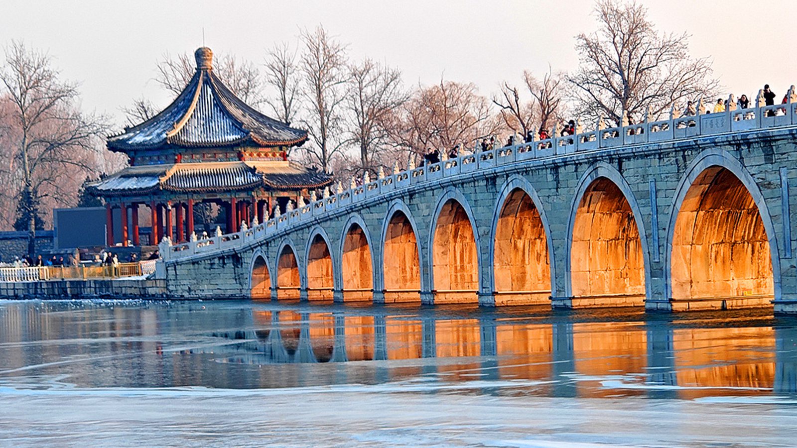 頤和園十七孔橋再現“金光穿洞”奇觀