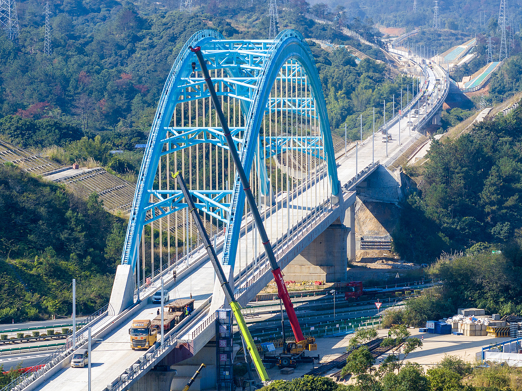 广西梧州：南深高铁建设有序推进