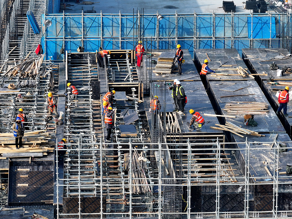 安徽亳州：阜淮铁路施工正酣