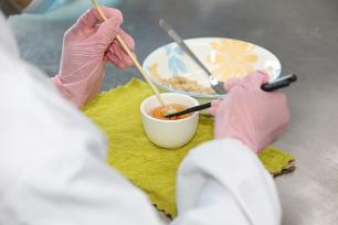 福建顺昌：现代化生产线助非遗灌蛋热销全国