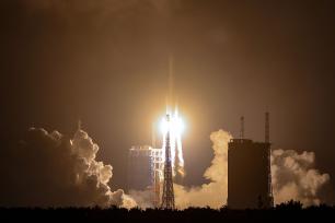 我国成功发射通信技术试验卫星二十三号