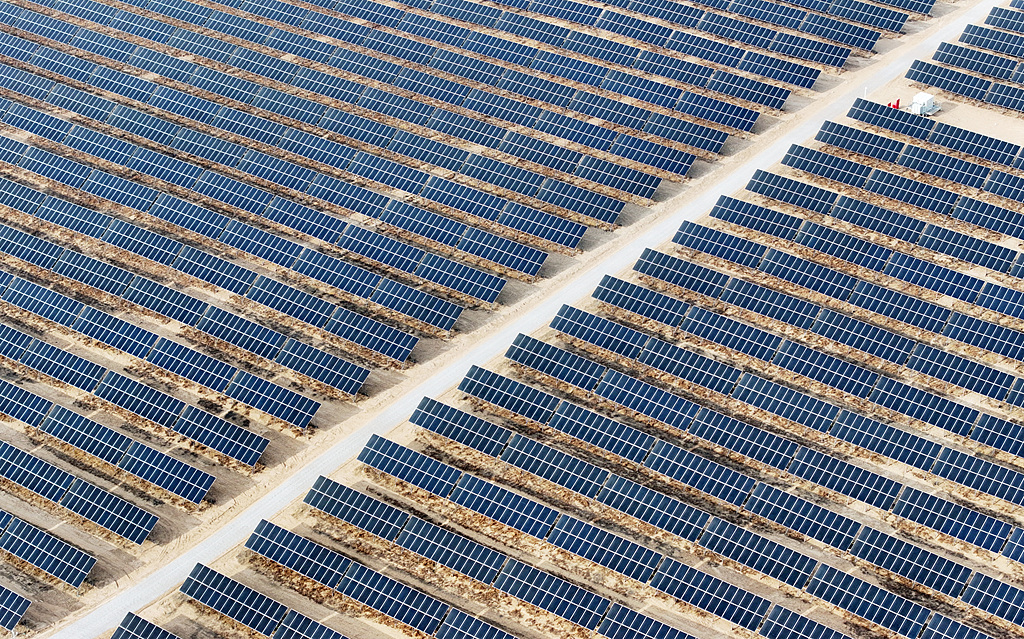 宁夏灵武：“沙戈荒”绿色能源基地建设持续