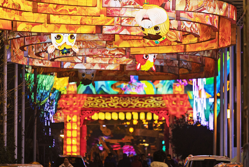 南京：第40届秦淮灯会部分灯组试灯