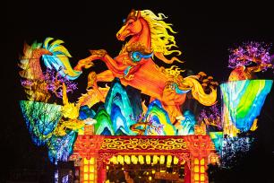 南京：第40届秦淮灯会部分灯组试灯