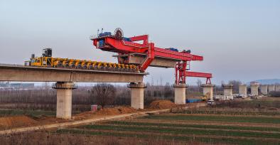 山东枣庄：济枣高铁建设正酣