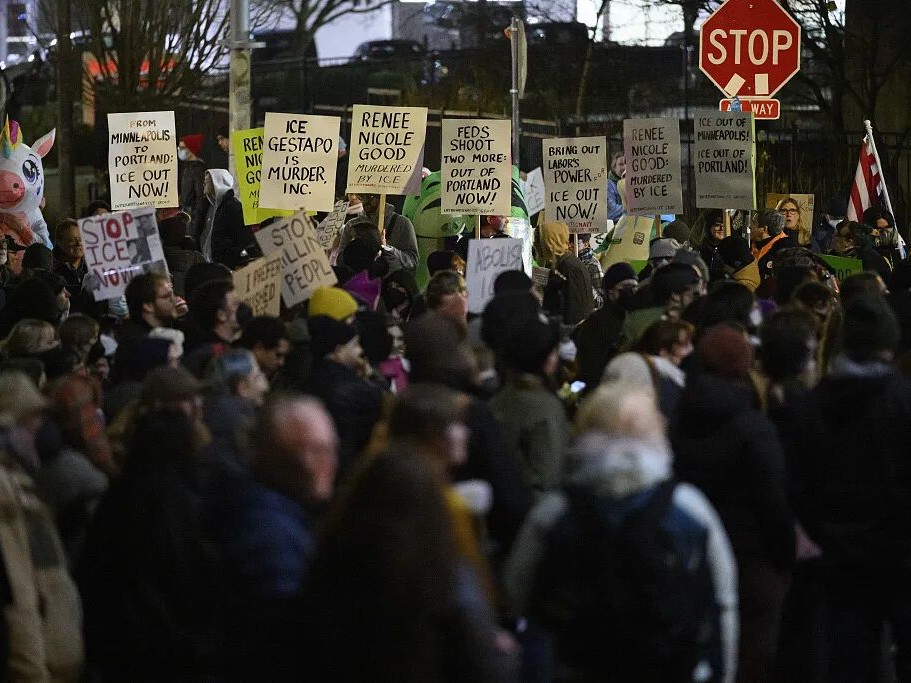 全美多地抗议联邦执法人员打死美籍女子