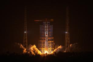 我国成功发射卫星互联网低轨18组卫星