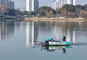 江苏苏州：无人驾驶巡逻艇亮相沙洲湖