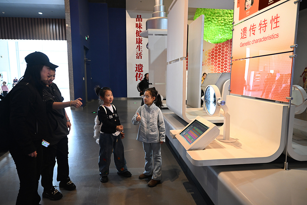 辽宁沈阳：市民科技馆里乐享科技盛宴