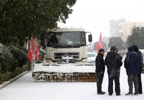 山东郯城：清冰除雪护家园