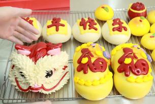 河南安阳：马年花馍畅销迎新春