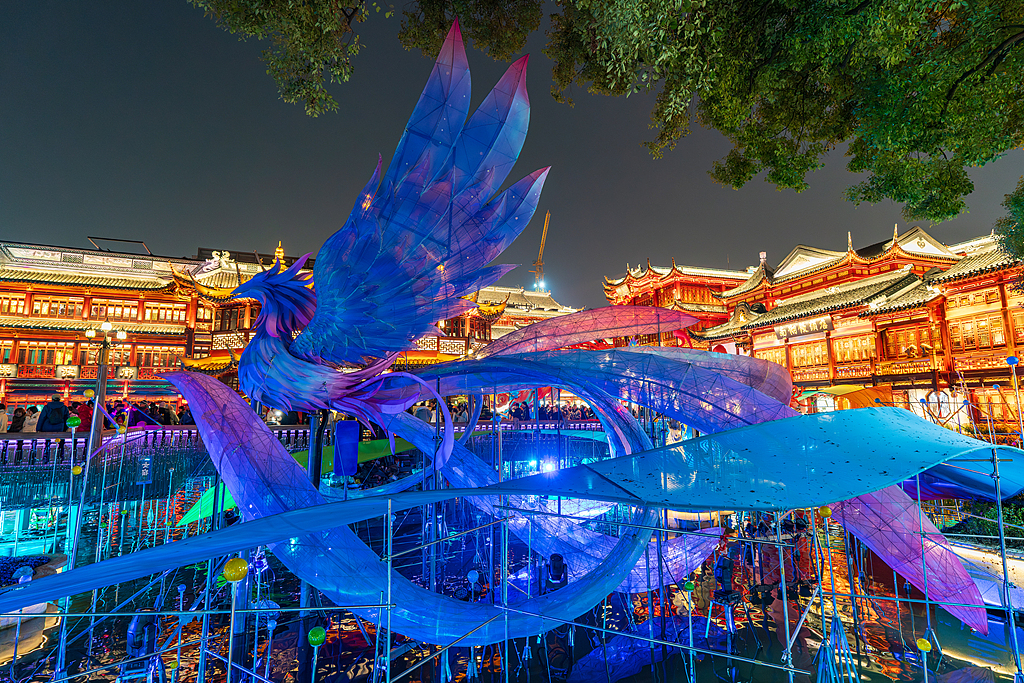 ​上海豫园新年灯会主体工程基本完工