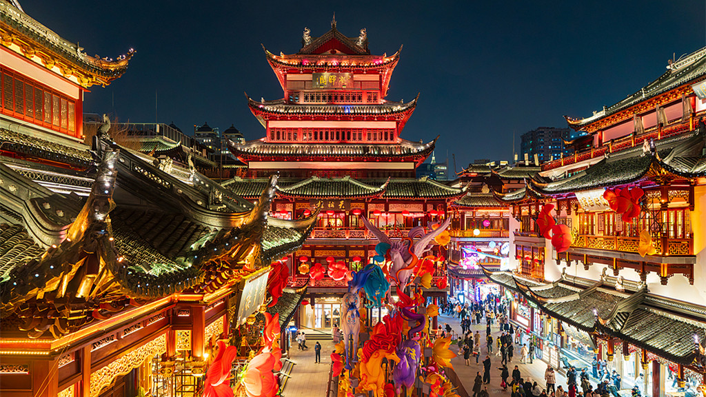 ​上海豫园新年灯会主体工程基本完工