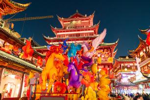​上海豫园新年灯会主体工程基本完工