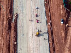 四川：成渝中线高铁安岳站连接道路施工忙