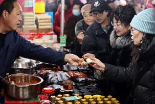 兰州：年货市场年味浓