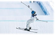 谷爱凌：摆脱沉重 轻盈飞翔（米兰冬奥纪）