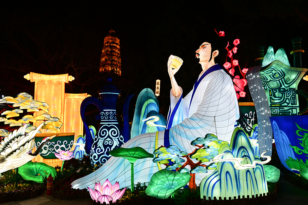 苏州虎丘山灯会光影璀璨