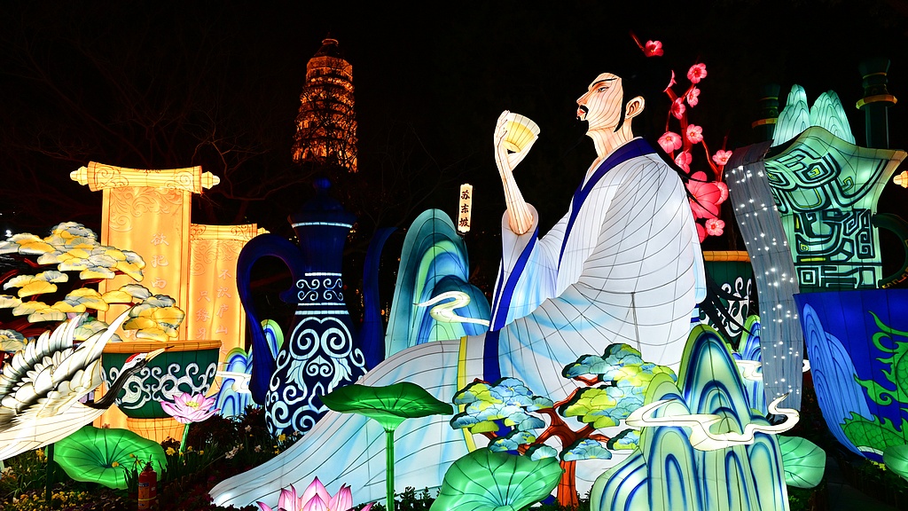 苏州虎丘山灯会光影璀璨