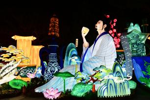 苏州虎丘山灯会光影璀璨