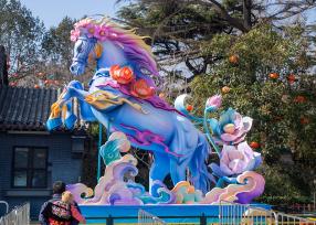 济南：趵突泉迎春花灯会万事俱备