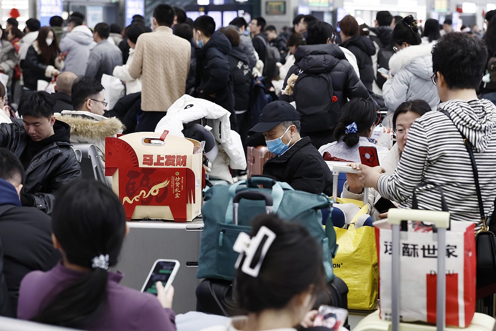 上海：长三角铁路客流持续保持高位运行