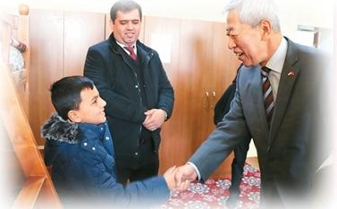 万里寄家书 寸心报家国（人民家书）