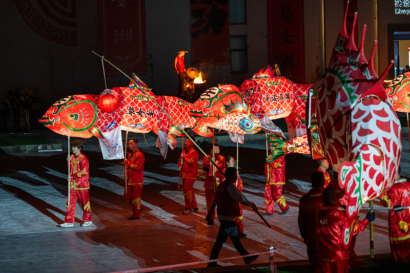 江西婺源：非遗文化活动点亮春节假期