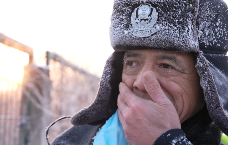 记者从冻得嘴瓢到鼻子一酸——专访坚守深山小站的民警“老薛”