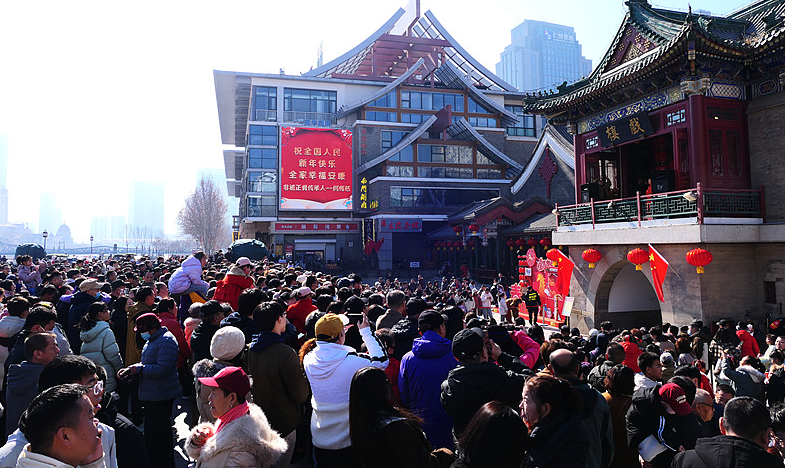 相声曲艺闹新春 天津古文化街年味浓