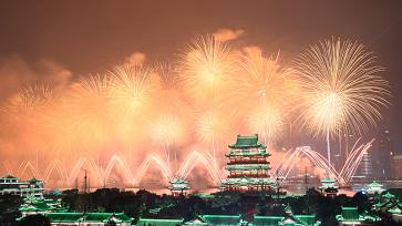 江西南昌：烟花晚会迎新春