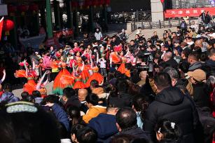 相声曲艺闹新春 天津古文化街年味浓