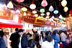 安徽淮北：濉溪古城花灯璀璨年味浓