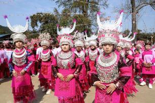 贵州榕江：苗族同胞盛装舞步庆新春